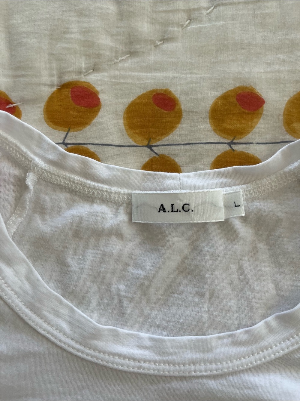 A.L.C. White T in perfect condition! Puff sleeves - Picture 2 of 4